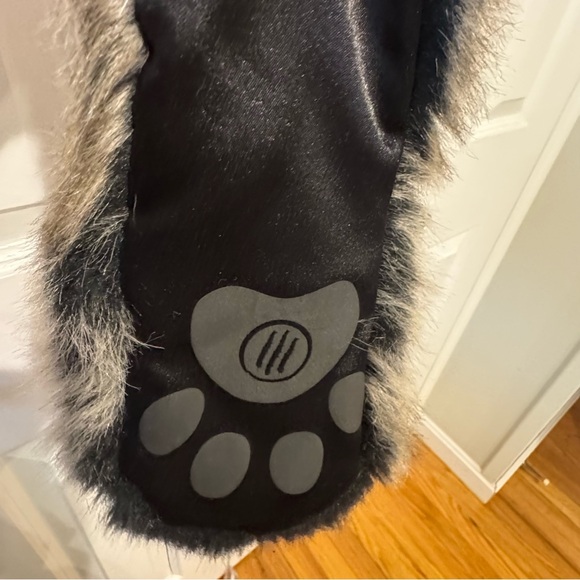 SpiritHoods Grey Wolf Faux Fur Hat - Picture 6 of 14